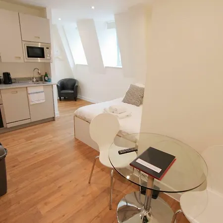 Street * ブリストル