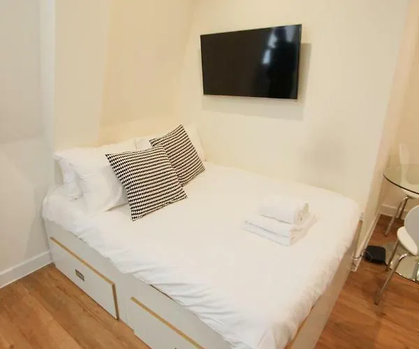 Street * Бристоль